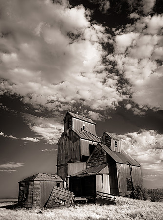 Cottonwood SD Granary 0351