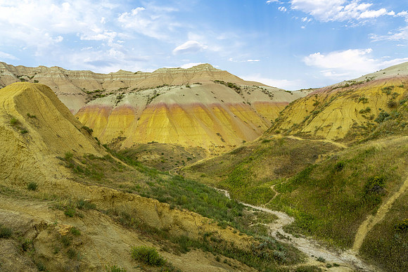 Yellow Mounds Trail Badlands NP 0047